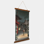 土屋興一 – 根津神社の雪 吊り下げ型タペストリー (傾斜あり)