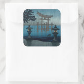 土屋興一 – 雨の中の宮島 スクエアシール (バッグ)