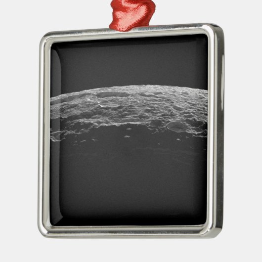 土星の月の非現実的な風景 メタルオーナメント (左)