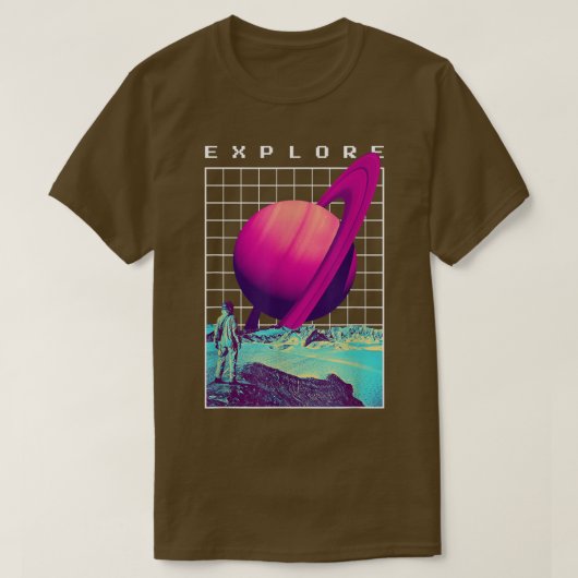 土星レトロ宇宙飛行士を探索 – アストラル宇宙飛行士 Tシャツ (デザイン正面)