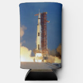 土星Vが月に向かって空に輝くと地球は揺れる スリム缶クーラー (正面)