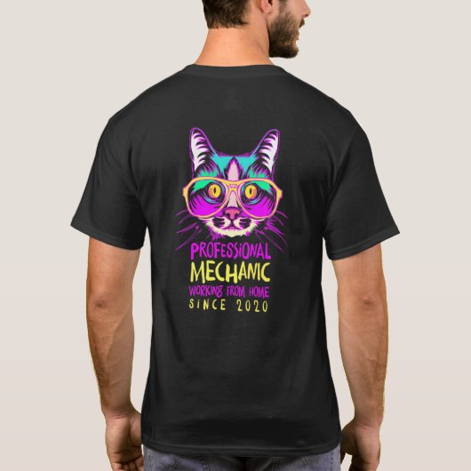 在宅勤務のエンジニア エンジニアリング 猫 ビルダー Tシャツ (裏面)
