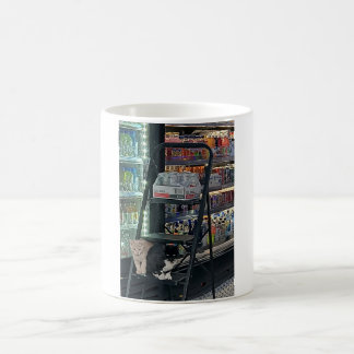 在庫を補充するボデガキティの色変化マグカップ モーフィングマグカップ