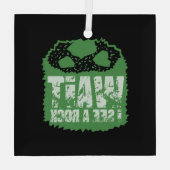 地おもしろい質 – 岩が見えるまで待つ ガラスオーナメント (裏面)