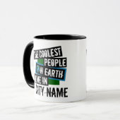 地クール上の人々はあなたの町に住んでいる マグカップ (正面左)