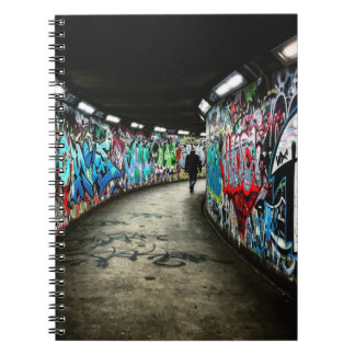 地下鉄の落書きアート ノートブック