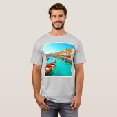地中海の港の華やかな風景デザイン Tシャツ (正面フル)