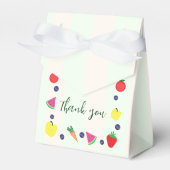 地元で栽培されたファーマーズマーケットベビーシャワー フェイバーボックス (正面サイド)