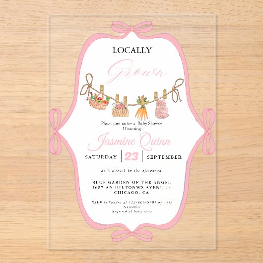 地元で育った女の子の赤ちゃんシャワーベビー散水 アクリル招待状 (正面)