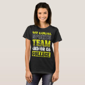 地元のスポーツチームや大学に行く1 Tシャツ (正面フル)