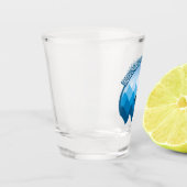 地元の人々を尊敬する – サメ愛好家 ショットグラス (左)