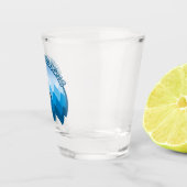 地元の人々を尊敬する – サメ愛好家 ショットグラス (右)