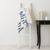 地元の人々を尊重し、サメの家族は近くで泳ぐ シェルパブランケット (インサイチュ)