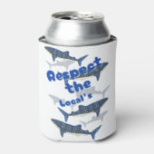 地元の人々を尊重し、サメの家族は近くで泳ぐ 缶クーラー (缶正面)