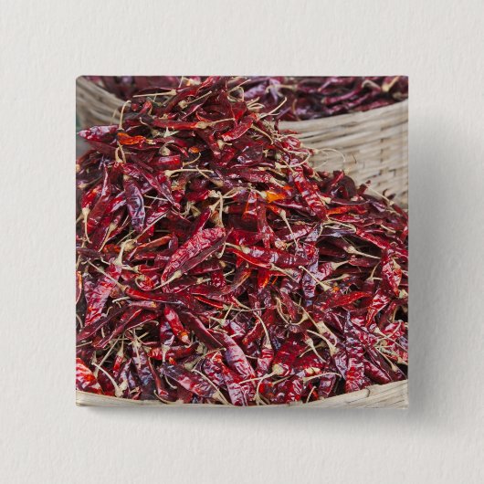 地元の農産物の市場で唐辛子 缶バッジ (正面)