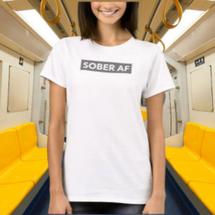 地味な強さ Tシャツ