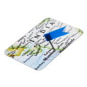 地図のピンをインドのムンバイに配置し、地図にアップ マグネット (左側)