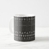 地形を持つ黒と白の部族の民族パターン コーヒーマグカップ (正面左)