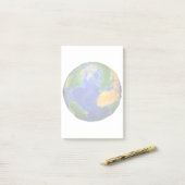 地形データを示す地球の完全。 ポストイット (デスク上)
