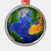 地形データを示す地球の完全。 メタルオーナメント (正面)