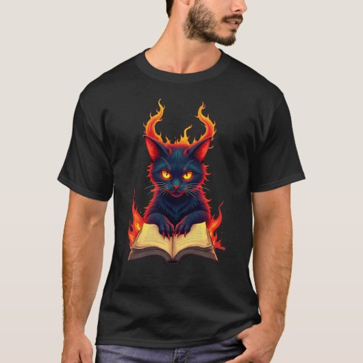地獄の猫が呪文書を読む Tシャツ (正面)