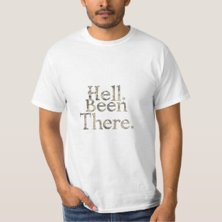 「地獄?もう慣れたよ。」-ミニマリストブラックユーモア Tシャツ