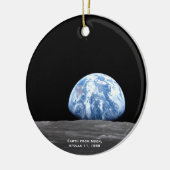 地球が月の上を昇る、アポロ11、1969クリスマス セラミックオーナメント (左)