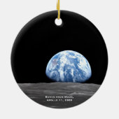 地球が月の上を昇る、アポロ11、1969クリスマス セラミックオーナメント (裏面)