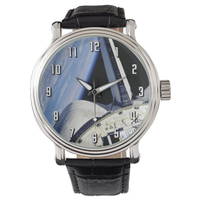 地球と月から宇宙シャトルディスカバリー 腕時計 (正面)