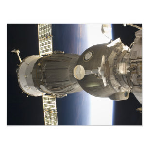 地球によってbackdropped Soyuzの宇宙船 フォトプリント