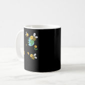 地球に優しく - かわいい蜂 花 惑星 キッズ コーヒーマグカップ (正面左)