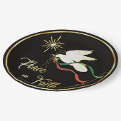 地球に平和を広める白い鳩 ペーパープレート (アングル)