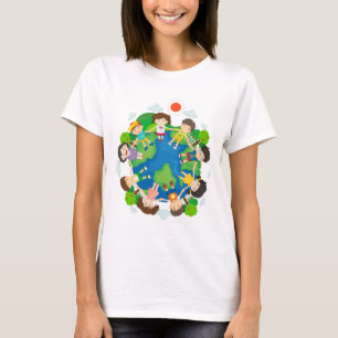 地球のまわりで手を握っている子供 Tシャツ
