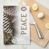 地球のクラシックな休日のマツ円錐形の平和 キッチンタオル (四つ折り)