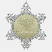 地球のヨガの木の平和 スノーフレークピューターオーナメント (正面)