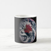 地球の上で植物の成長。 コーヒーマグカップ (中央)