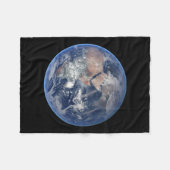 地球の上の東半球。 フリースブランケット (正面(横))