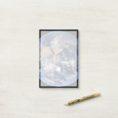 地球の上の東半球。 ポストイット (デスク上)