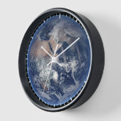 地球の上の東半球。 壁時計 (傾斜)