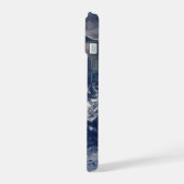 地球の上の東半球。 iPhone 15ケース (左側面)