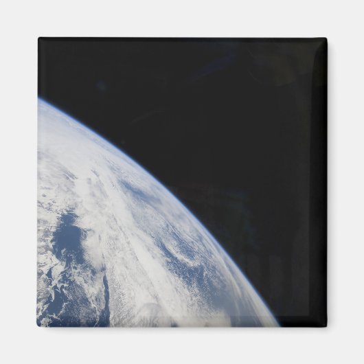 地球の地平線と宇宙の暗黒 マグネット (正面)