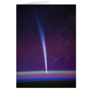 地球の地平線の近くの彗星Lovejoy