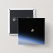 地球の大気の上に見えるギブスの月2 缶バッジ (正面&裏面)