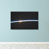 地球の大気の薄い線 キャンバスプリント (インサイチュ (ウッドフロア))