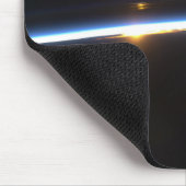 地球の大気の薄い線 マウスパッド (コーナー)