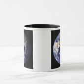 地球の宇宙からの眺め マグカップ (中央)