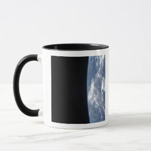 地球の宇宙2の地平線そして黒さ マグカップ