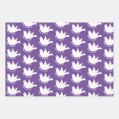 地球の平和の白い鳩の紫のクリスマス ラッピングペーパーシート (正面2)