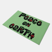 地球の平和クリスマス ドアマット (アングル)