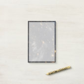 地球の惑星の上の夜の都市灯 ポストイット (デスク上)